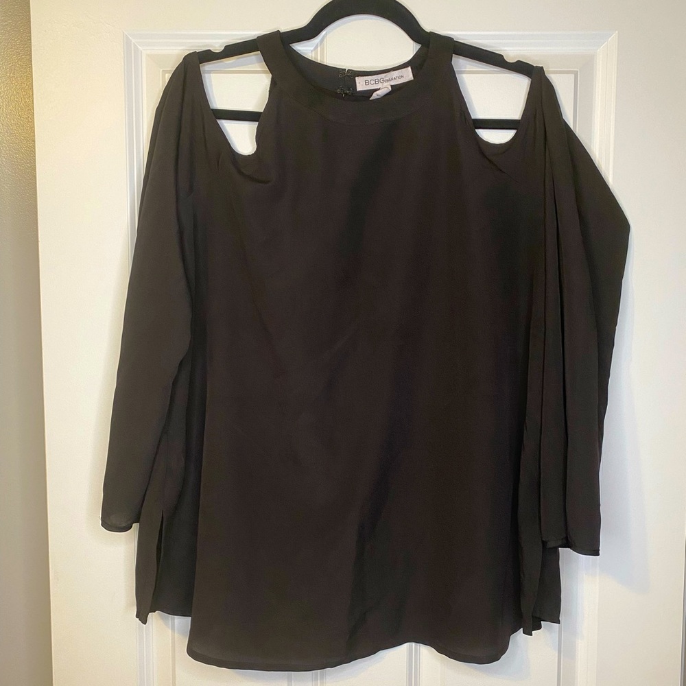 Bcbgeneration - Cold Shoulder Black Top - Size: L - image 1